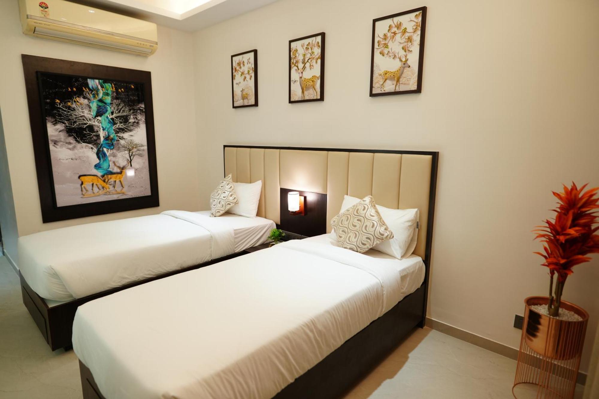 Hotel Grand Visava Лонавала Экстерьер фото