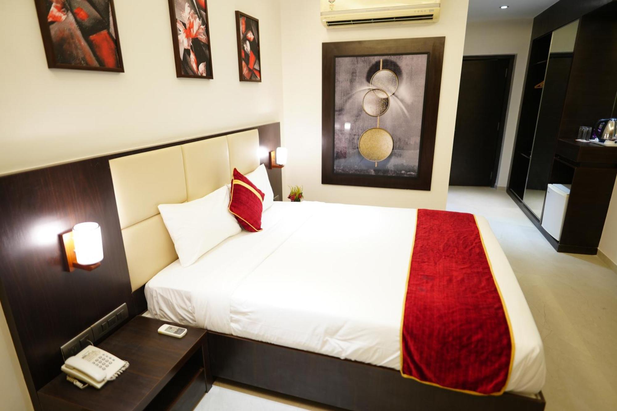 Hotel Grand Visava Лонавала Экстерьер фото