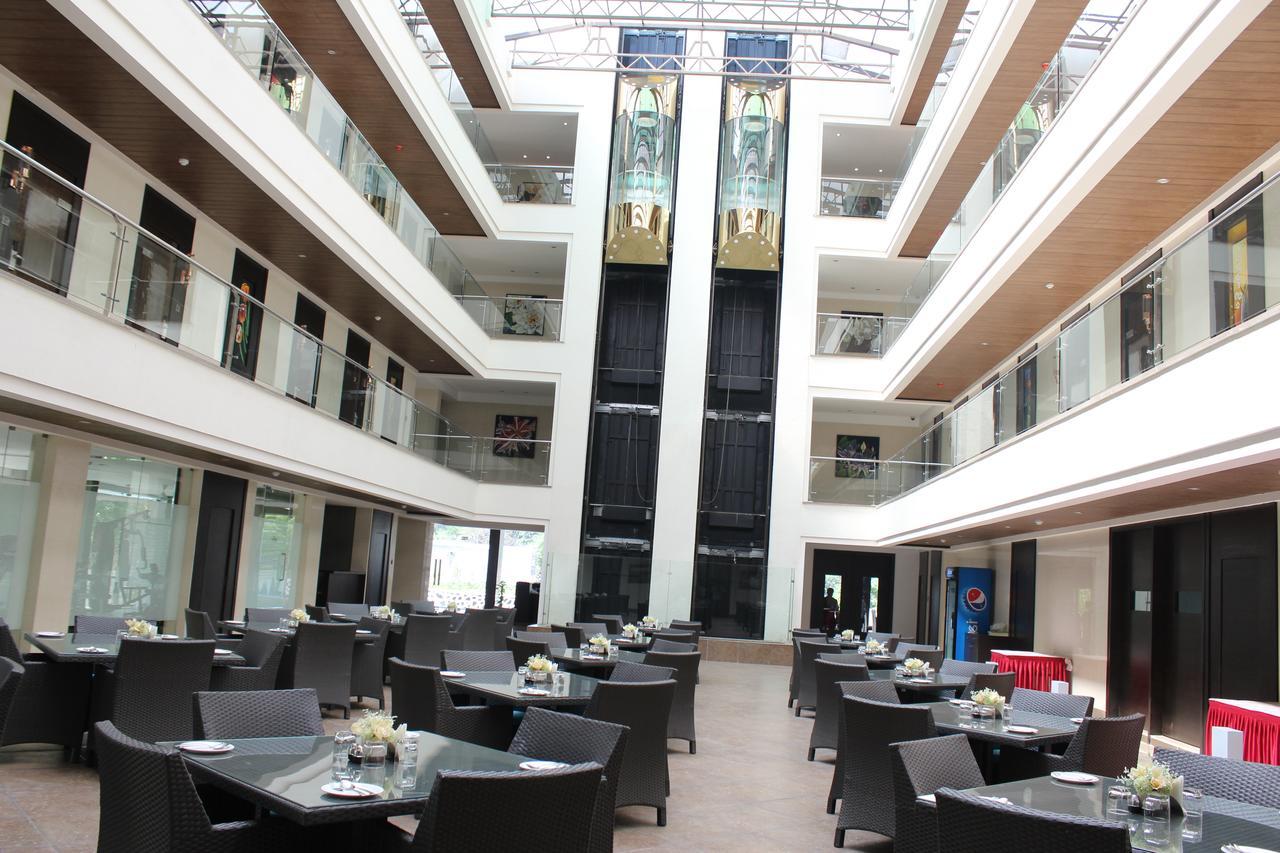 Hotel Grand Visava Лонавала Экстерьер фото