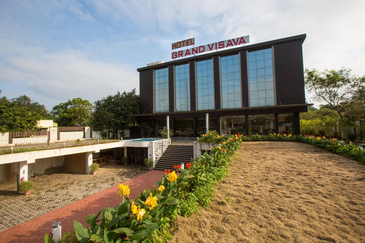 Hotel Grand Visava Лонавала Экстерьер фото