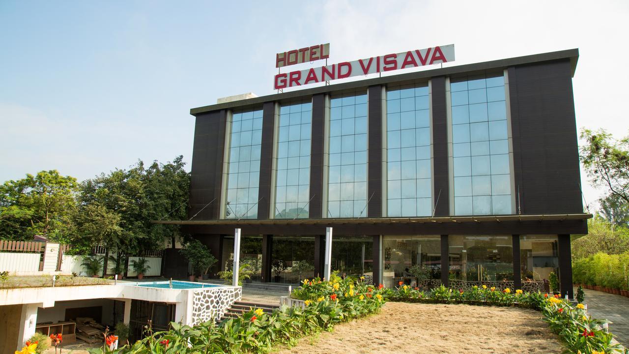 Hotel Grand Visava Лонавала Экстерьер фото