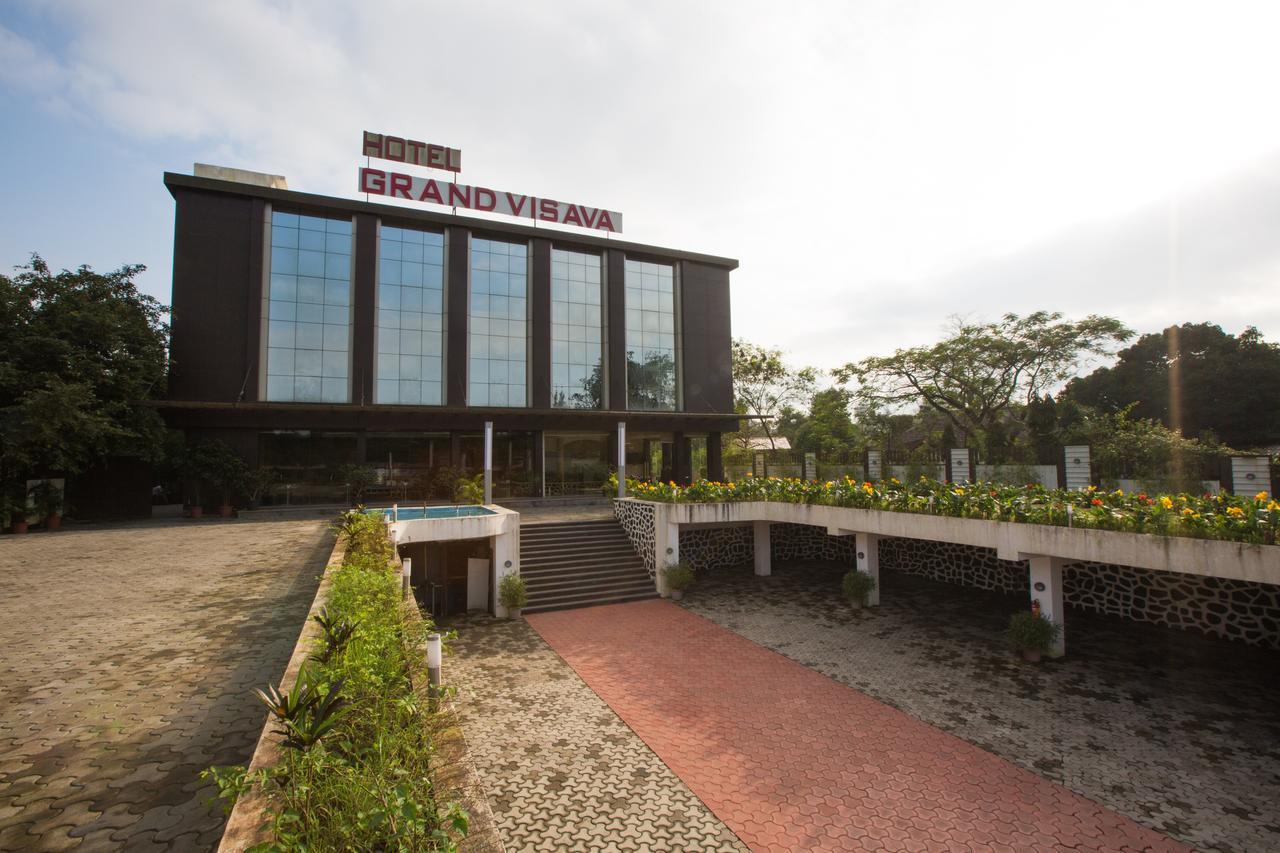 Hotel Grand Visava Лонавала Экстерьер фото
