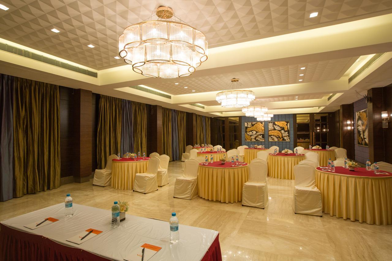 Hotel Grand Visava Лонавала Экстерьер фото